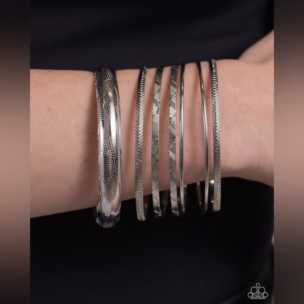 Stackable Stunner - Silver - Picture 2 of 3